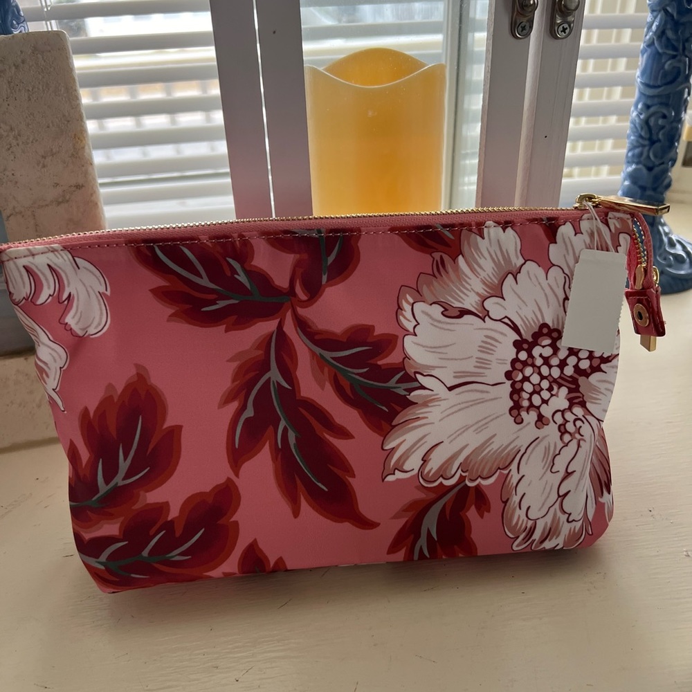 NWT Beautiful Floral Loft Cosmetic Makeup Bag
